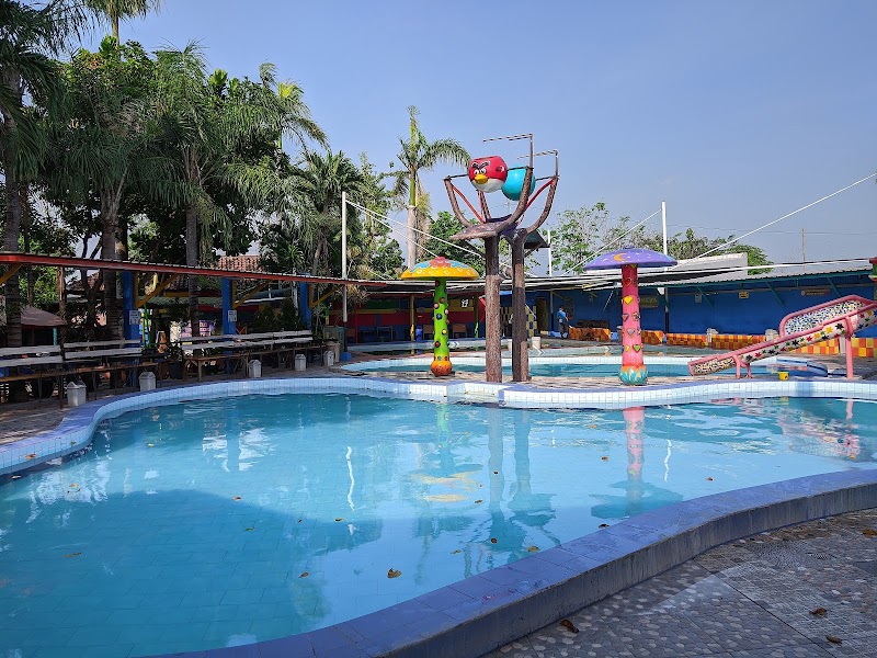 Kolam Renang Sehat Tirta Makmur in Kab. Sidoarjo