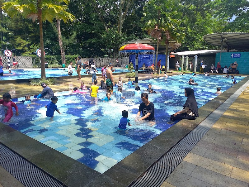 Kolam Renang Taman Mekar Abadi in Bojongloa Kaler