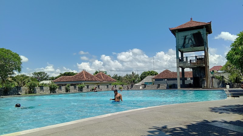 Kolam renang telaga madu in Bangli