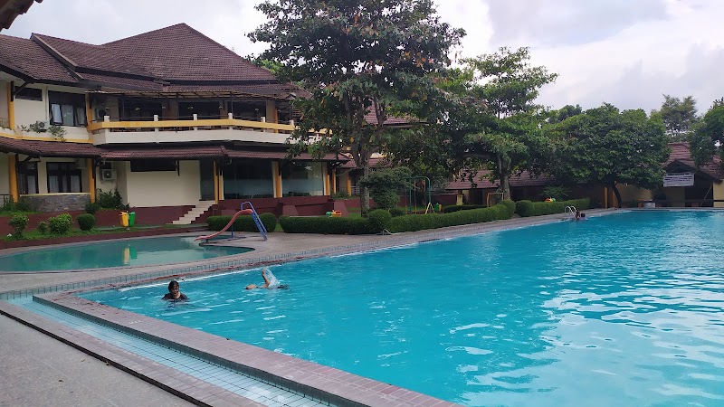 Kolam Renang Tirta Asri in Sukajadi