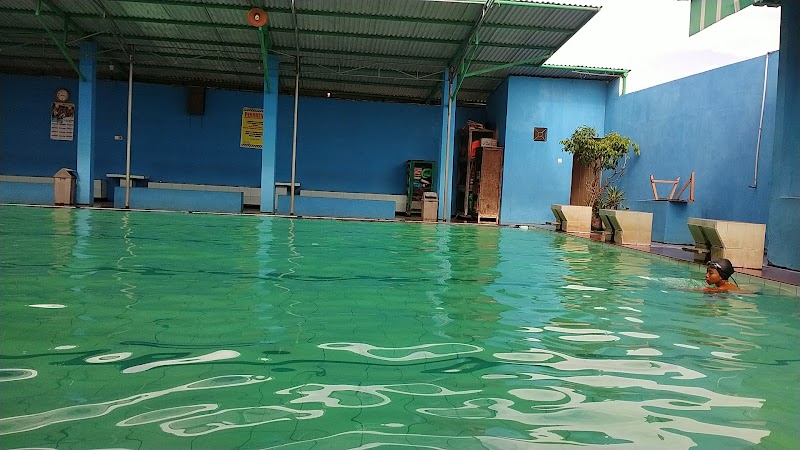 Kolam Renang Tirta Indah in Kota Kediri