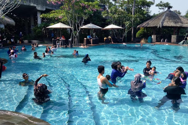 Kolam Renang Usman Harun (Marinir Cilandak) in Cilandak