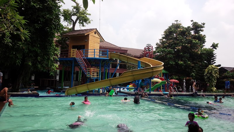 Water Park Rumah Ibu Cibubur in Ciracas