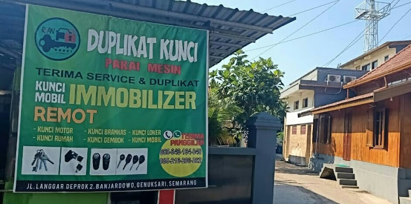 ADA KEYS AHLI KUNCI IMMOBILIZER (CHIP) DAN REMOT MOBIL in Semarang Barat