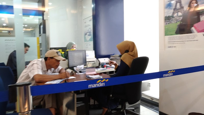 ATM Mandiri in Jakarta Selatan